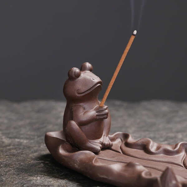 O1CN01eIxc061kW4KKgIbef_!!2551464690-0-cib Frog Lotus Leaf Ceramic Incense Holder