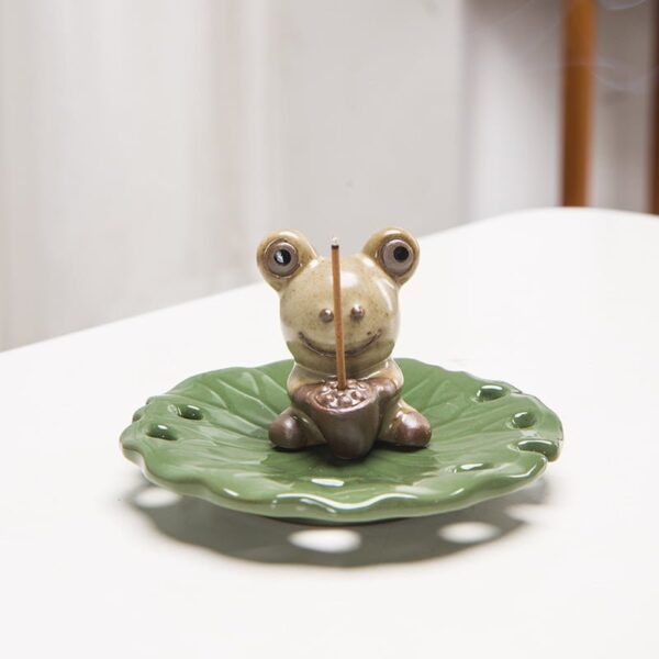 Cute Frog Hollow Lotus Leaf Ceramic Thread Incense Burner