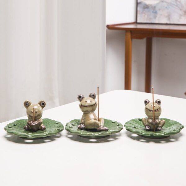 Cute Frog Hollow Lotus Leaf Ceramic Thread Incense Burner