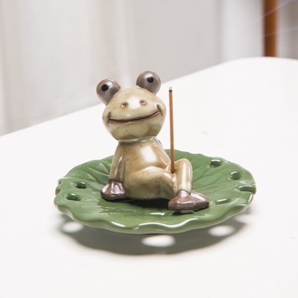 Cute Frog Hollow Lotus Leaf Ceramic Thread Incense Burner
