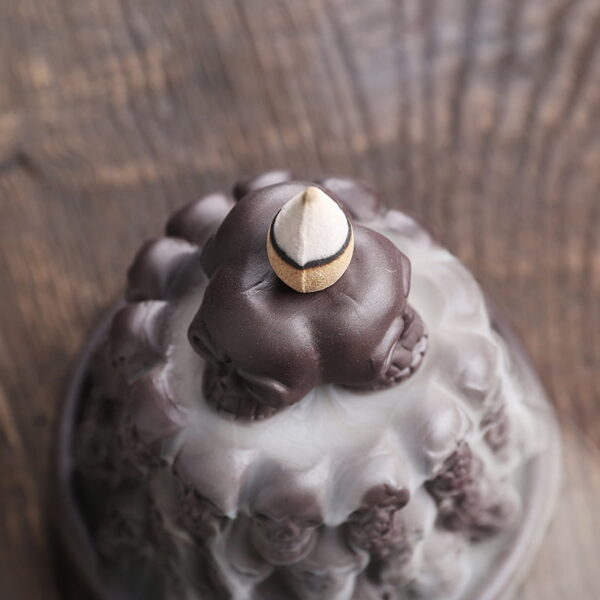 O1CN012Z6Ryo1kW4GPPeJVo_!!2551464690-0-cib Halloween Skull Mountain Ceramic Back Flow Waterfall Incense Burner