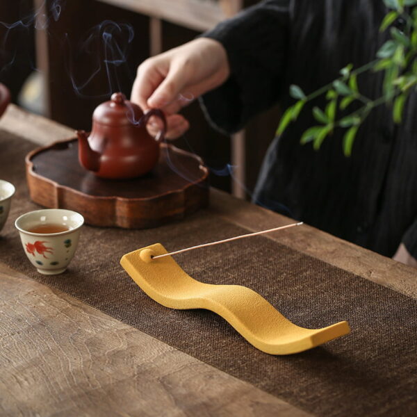 Wave Shape Macaron Color Ceramic Frosted Incense Stick Holder