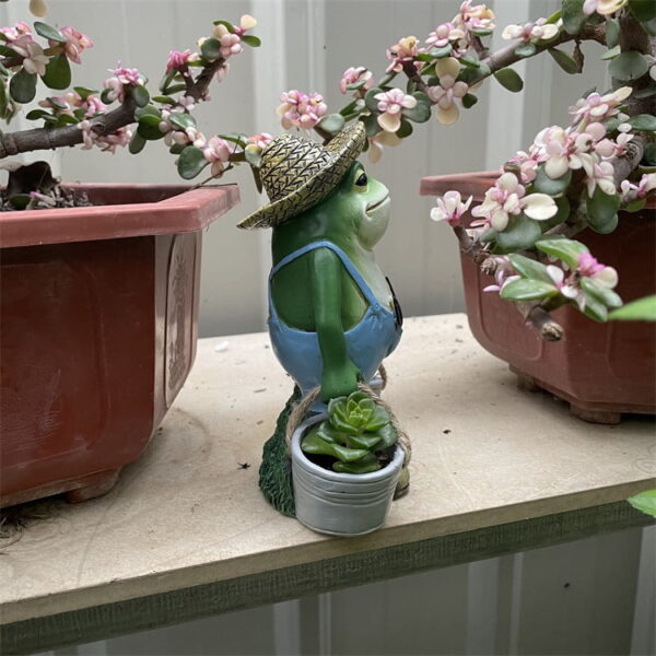 Frog Outdoor Courtyard Decoration Resin Garden Ornament Succulent Flower Pot