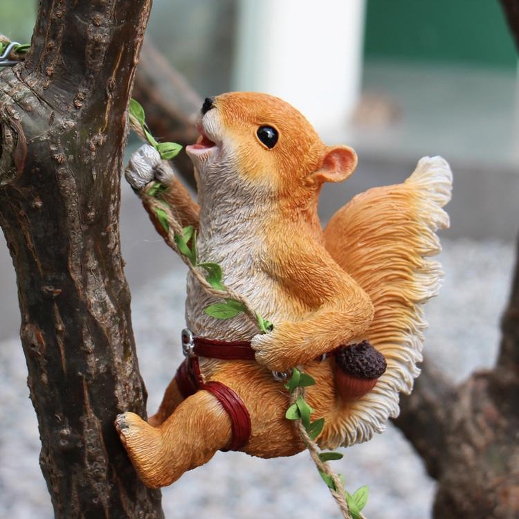Cute Squirrel Cat Climbing Courtyard Garden Resin Ornament