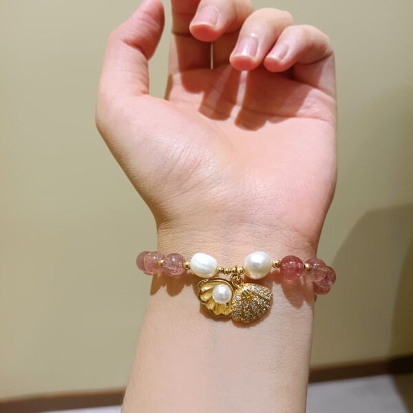 Natural Freshwater Pearl Strawberry Crystal Shell Bracelet
