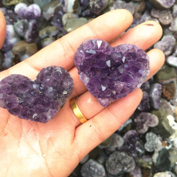 O1CN010EptsQ1j2vON370LD_!!2208437594491-0-cib Natural Amethyst Heart-shaped Crystal Cluster Specimen Rough Stone
