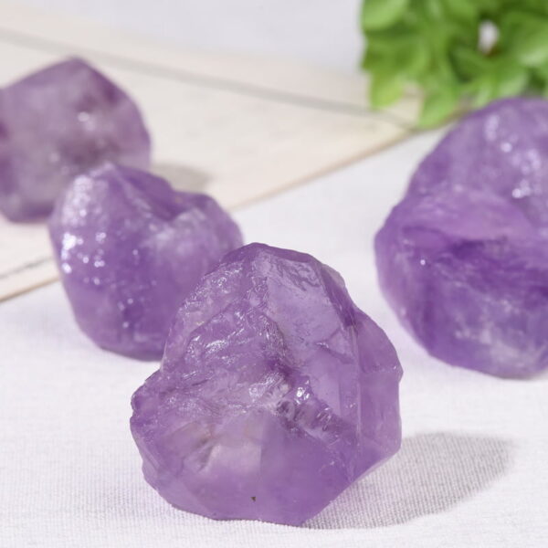 Natural Light Amethyst Rough Stone Aromatherapy Diffuser Stone