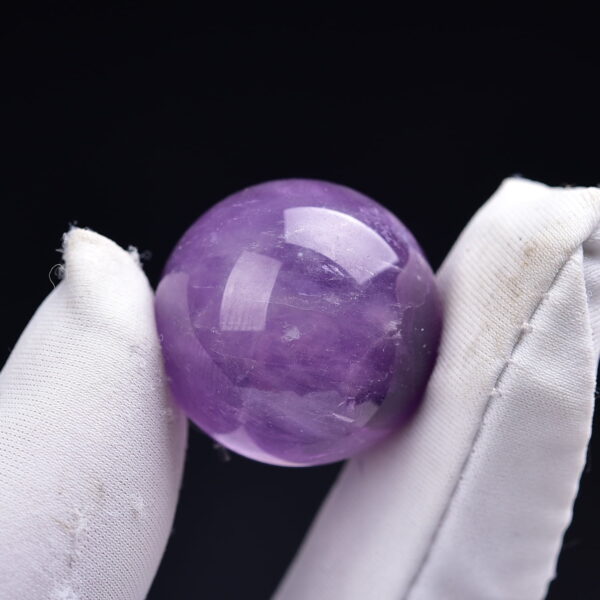 Natural Dream Amethyst Round Ball Home Craft Ornament Natural Dream Amethyst Round Ball Home Craft Ornament