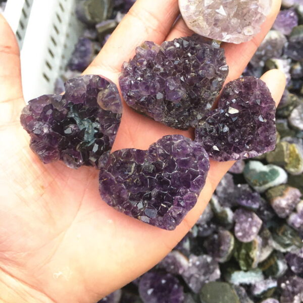 O1CN01IdKOXC1j2vOQXyYye_!!2208437594491-0-cib Natural Amethyst Heart-shaped Crystal Cluster Specimen Rough Stone