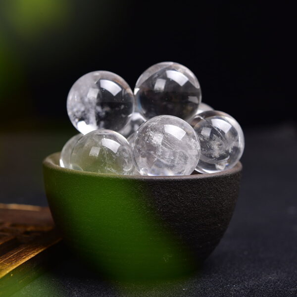 Natural White Crystal Round Ball Home Decoration