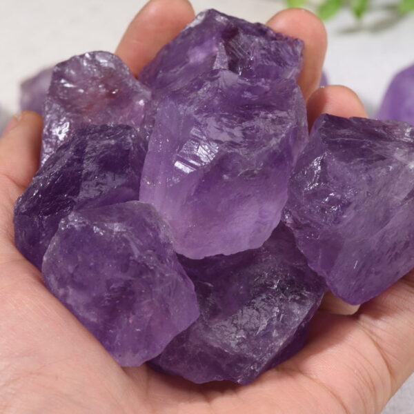 Natural Light Amethyst Rough Stone Aromatherapy Diffuser Stone
