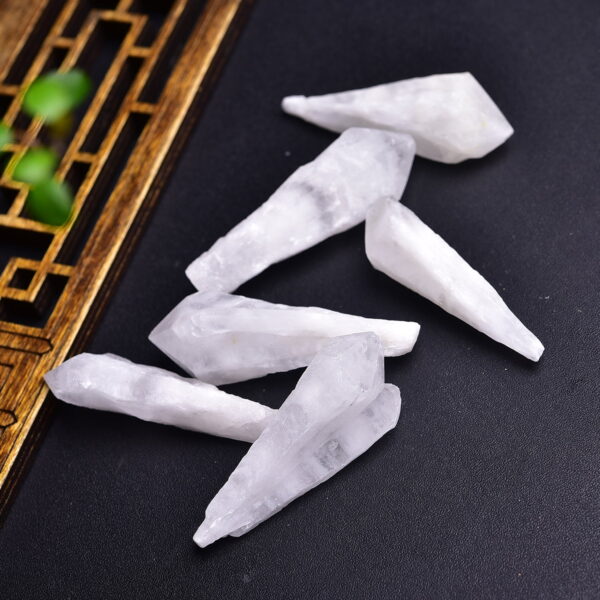 Natural White Crystal Raw Stone Ornament Natural White Crystal Raw Stone Ornament