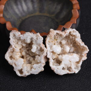 Natural White Crystal Cave Agate Crystal Cave Mineral Specimen Ornaments Crystal Raw Stone White Crystal Cave Natural White Crystal Cave Agate Crystal Cave Mineral Specimen Ornaments Crystal Raw Stone White Crystal Cave