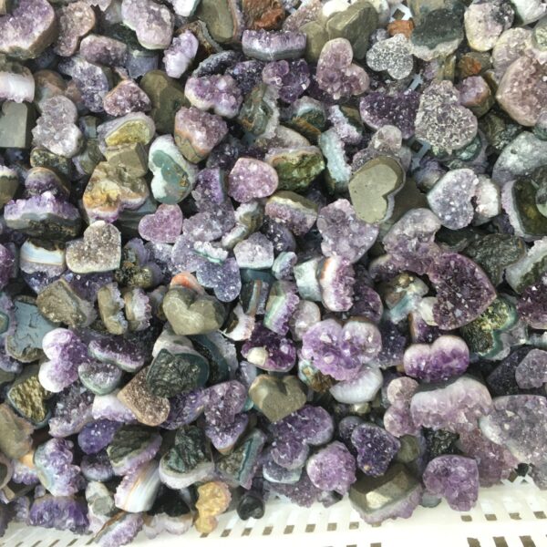 O1CN01uIJqrt1j2vORCJ7ZQ_!!2208437594491-0-cib Natural Amethyst Heart-shaped Crystal Cluster Specimen Rough Stone